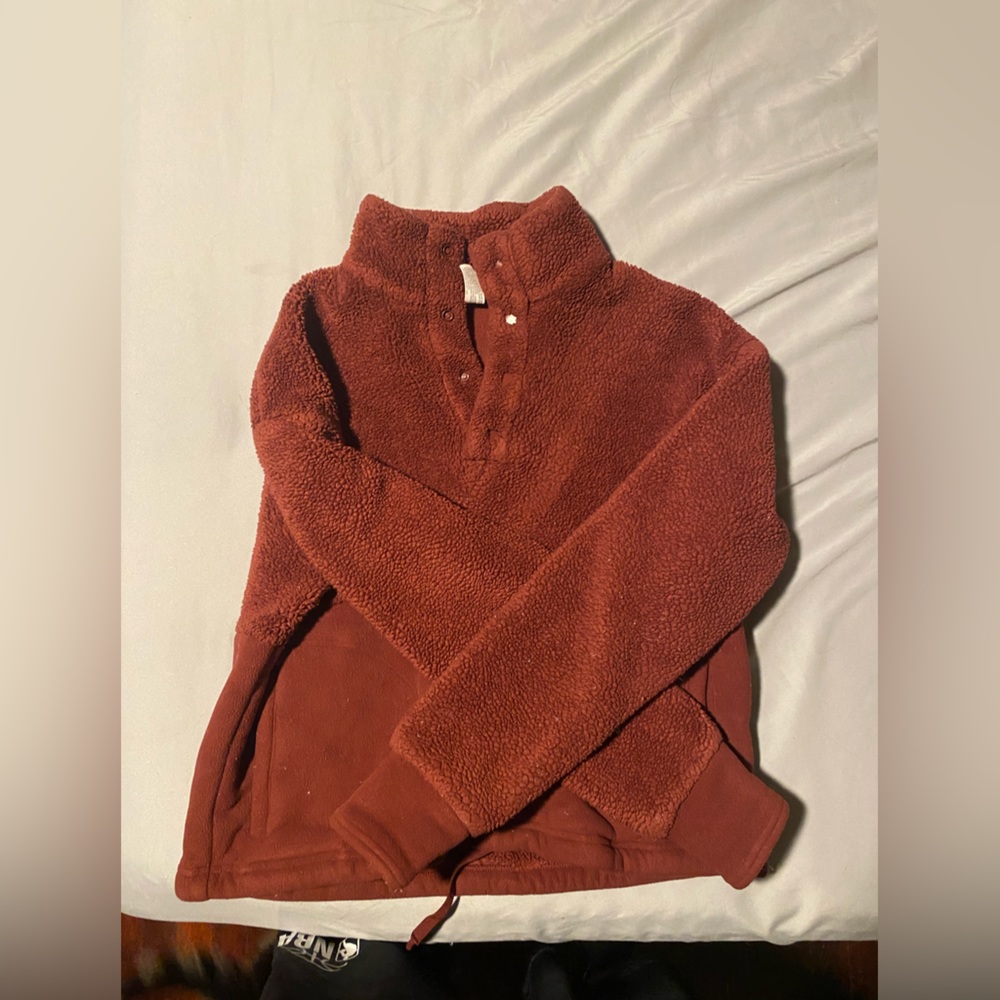 Women’s sweaters size M